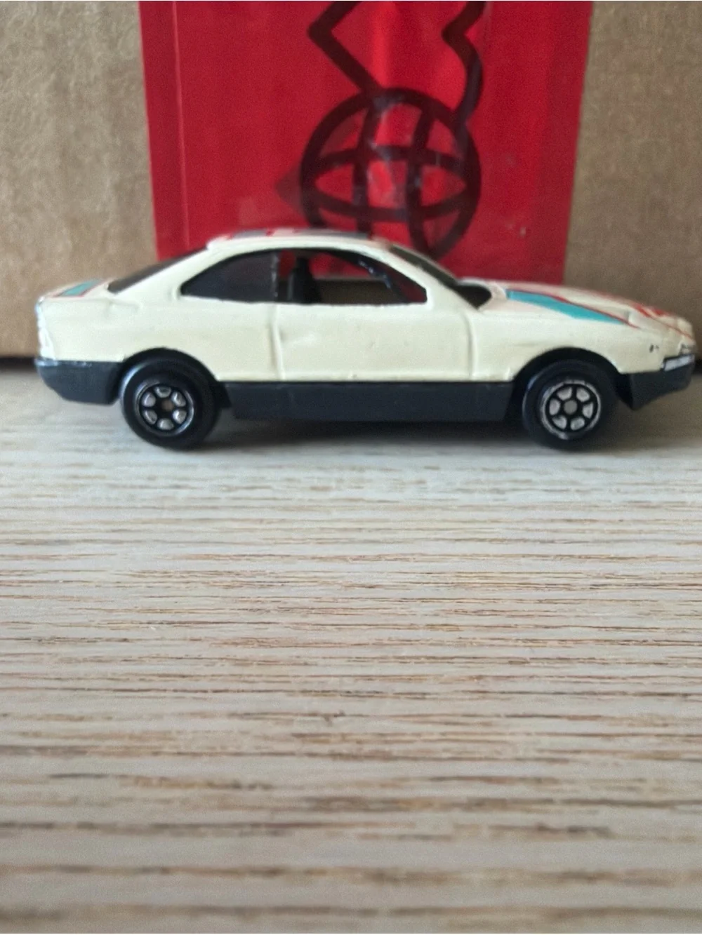 Vintage Yatming #804 Cream BMW 850i 1/64 Diecast/Plastic Sports Car M-Power